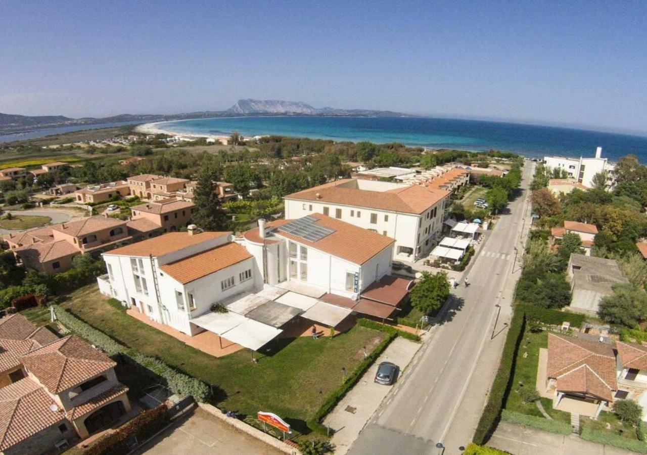 Hotel Al Faro 圣特奥多罗 外观 照片