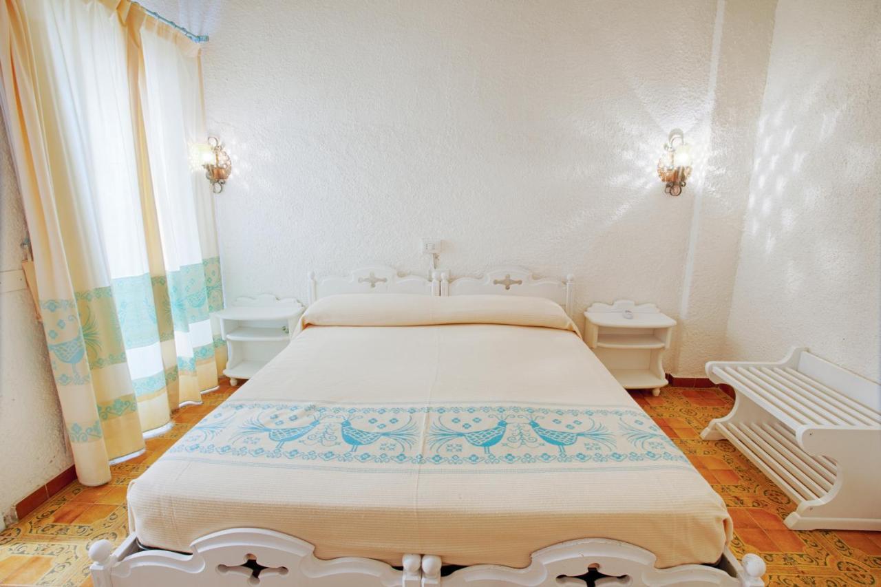 Hotel Al Faro 圣特奥多罗 外观 照片