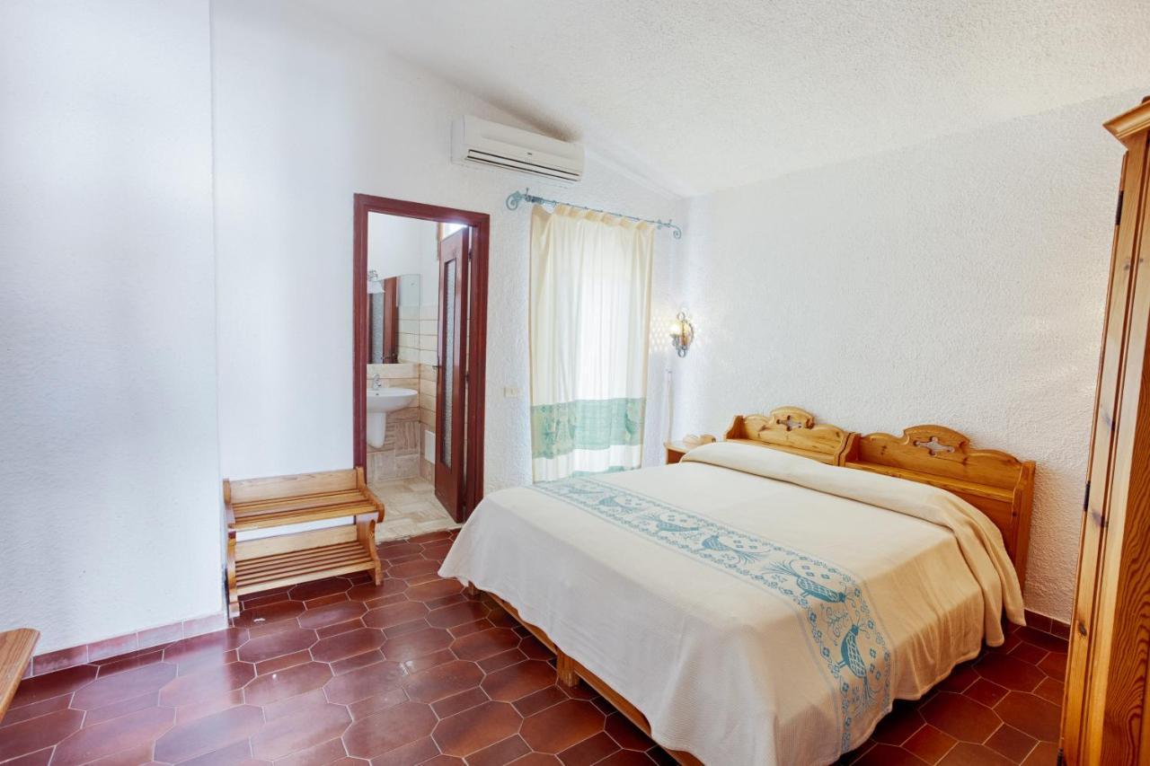 Hotel Al Faro 圣特奥多罗 外观 照片